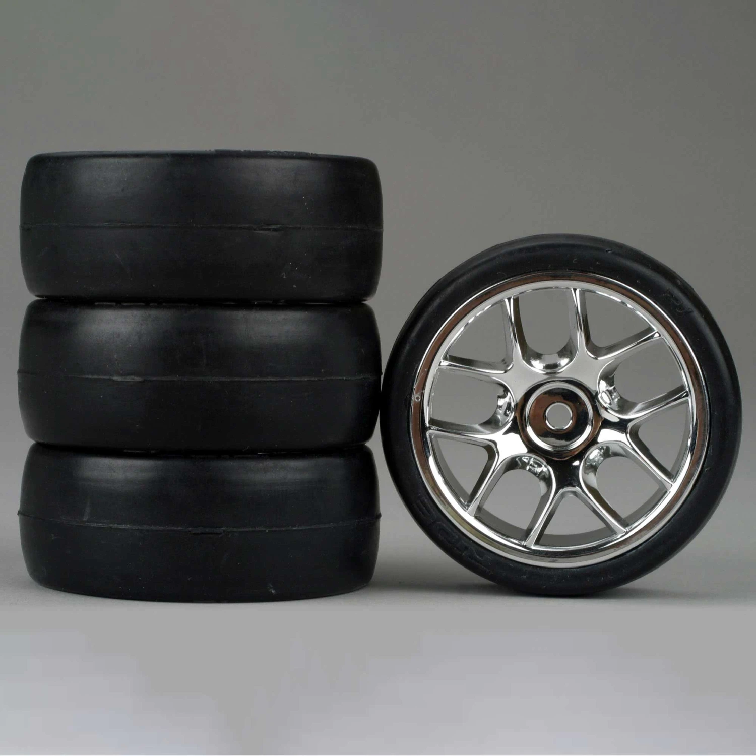 Duratrax 10-Spoke Chrome Wheel, Slick (4) for Tires & Wheels 3 Duratrax 10-Spoke Chrome Wheel, Slick (4) for Tires & Wheels