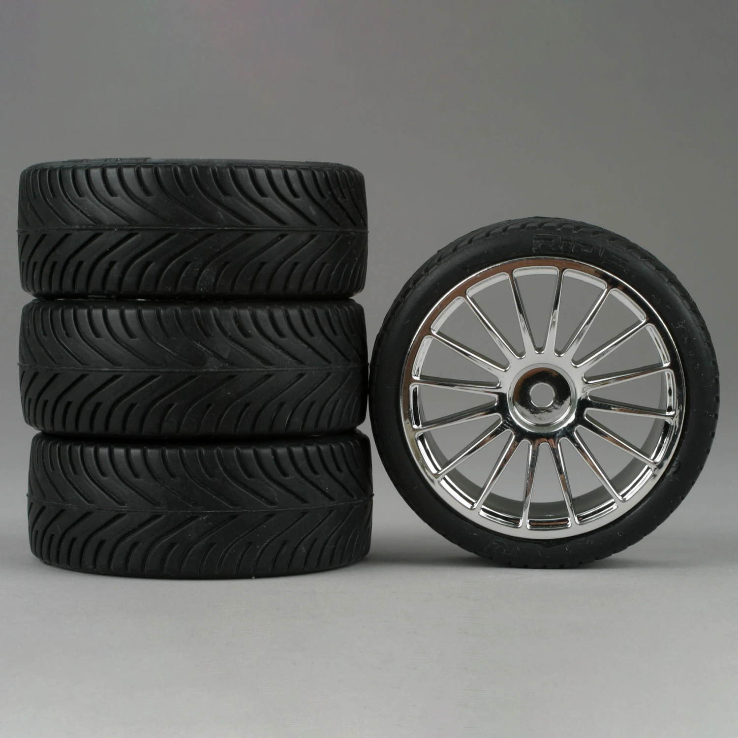 Duratrax 16-Spoke Chrome Wheel, Radial (4) for Tires & Wheels 3 Duratrax 16-Spoke Chrome Wheel, Radial (4) for Tires & Wheels